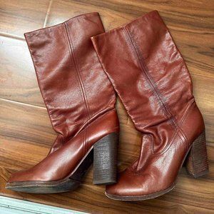 Gorgeous brown boot in Size 39.